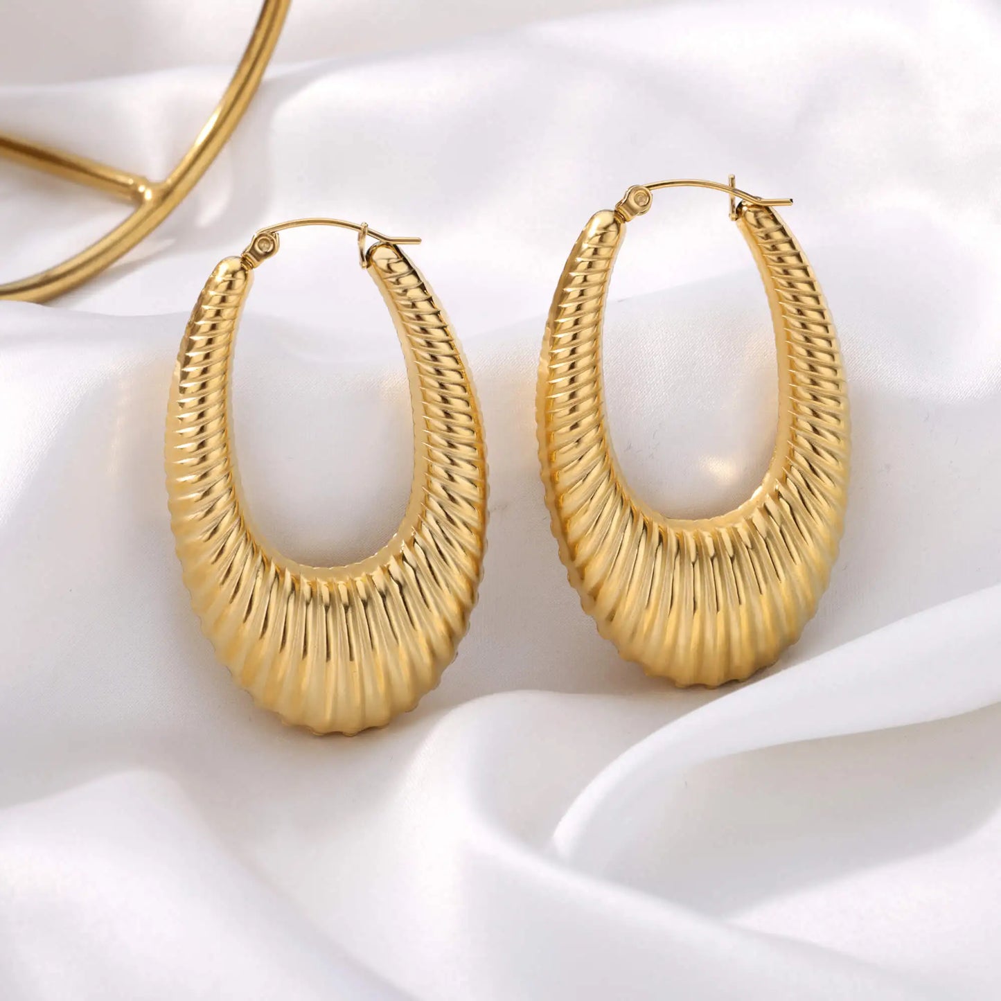 Spiral Hoops earrings lavixi shop trends 2024 2025  