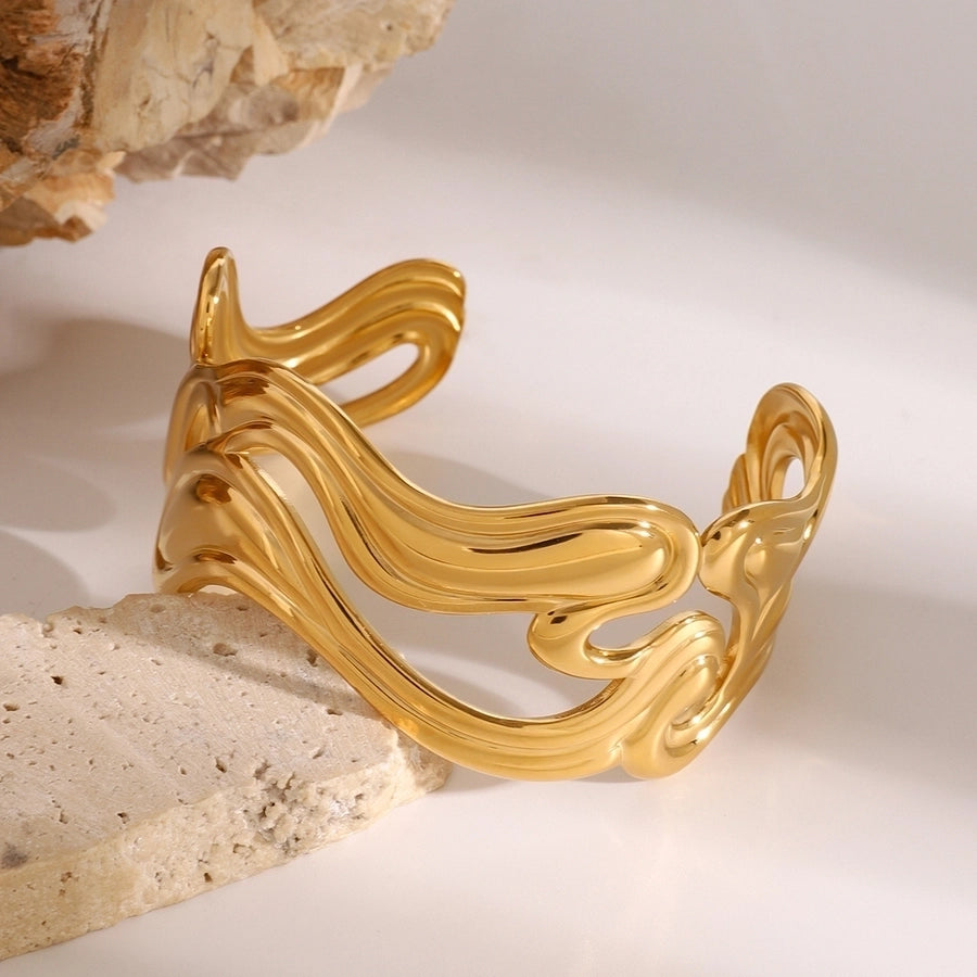 Lavixi Jewelry - Fluid Wave Gold Cuff Bangle new trends 2024 2025 fashion 