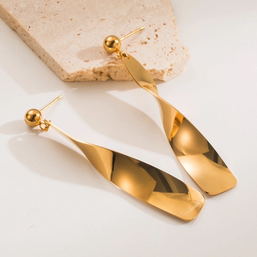 Elegant Golden Leaf & Drop Earrings - Statement Jewelry Set lavixi 2024 2025